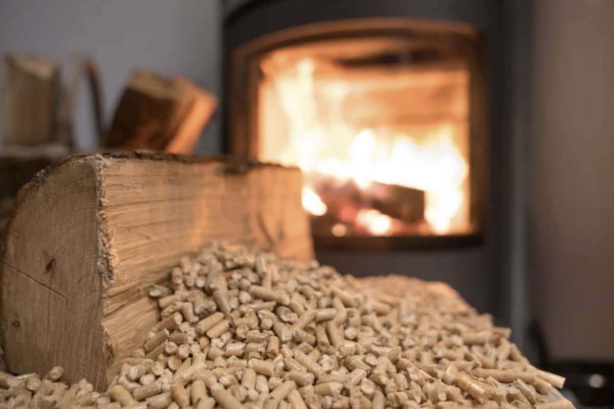 Le aziende italiane produttrici di stufe a pellet stanno investendo molto in ricerca e sviluppo per migliorare l’efficienza energetica